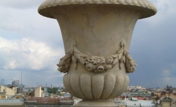 Ваза, искусственный камень